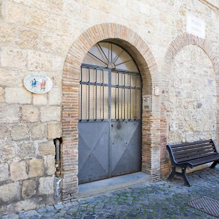 Bed and Breakfast La Maison d'Etrusque à Tarquinia Extérieur photo